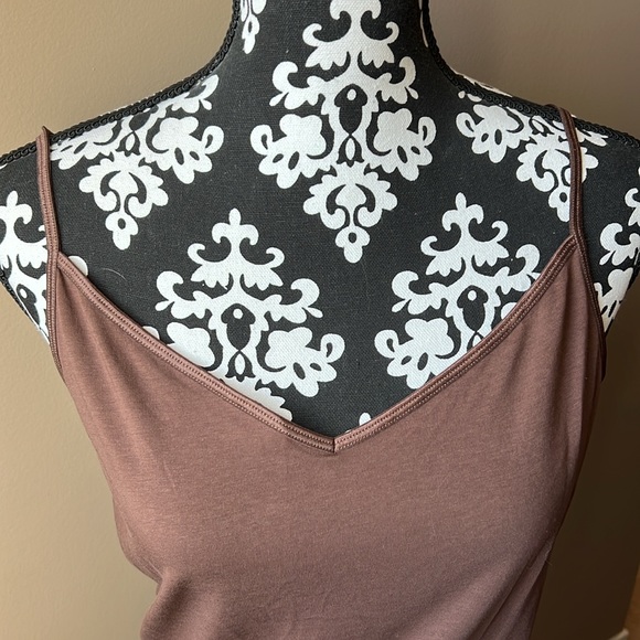 Cabi V-neck Cami (style 5067) - Picture 4 of 9